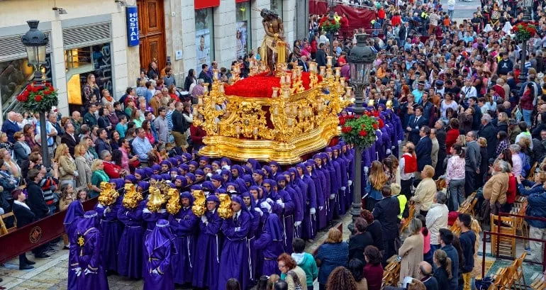 ¿Cómo se establece la fecha de Semana Santa cada año?